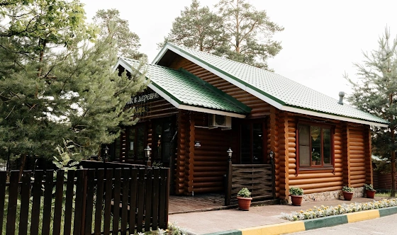 Фото №11 зала Домик в деревне