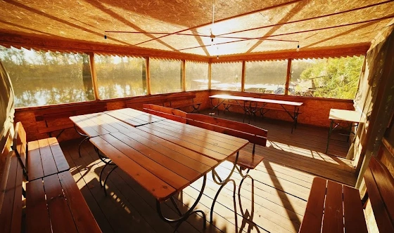 Фото №2 зала Беседка "На воде"