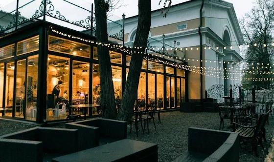 Фото №12 зала Кафе «Веранда в парке»