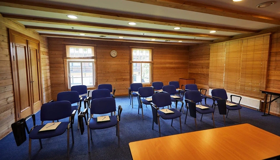 Фото №2 зала Комната для переговоров "Бриз"