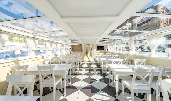 Фото №2 зала Палуба