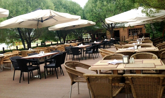 Фото №1 зала Кафе на берегу озера и пляжный бар 