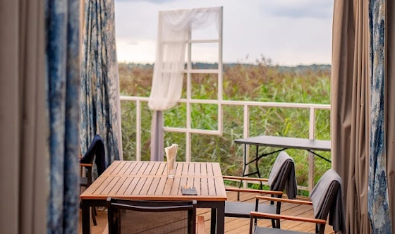 Фото №2 зала Веранда на воде