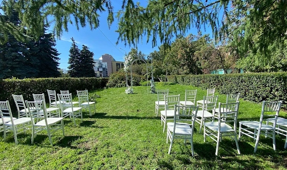 Фото №1 зала Зеленая полянка